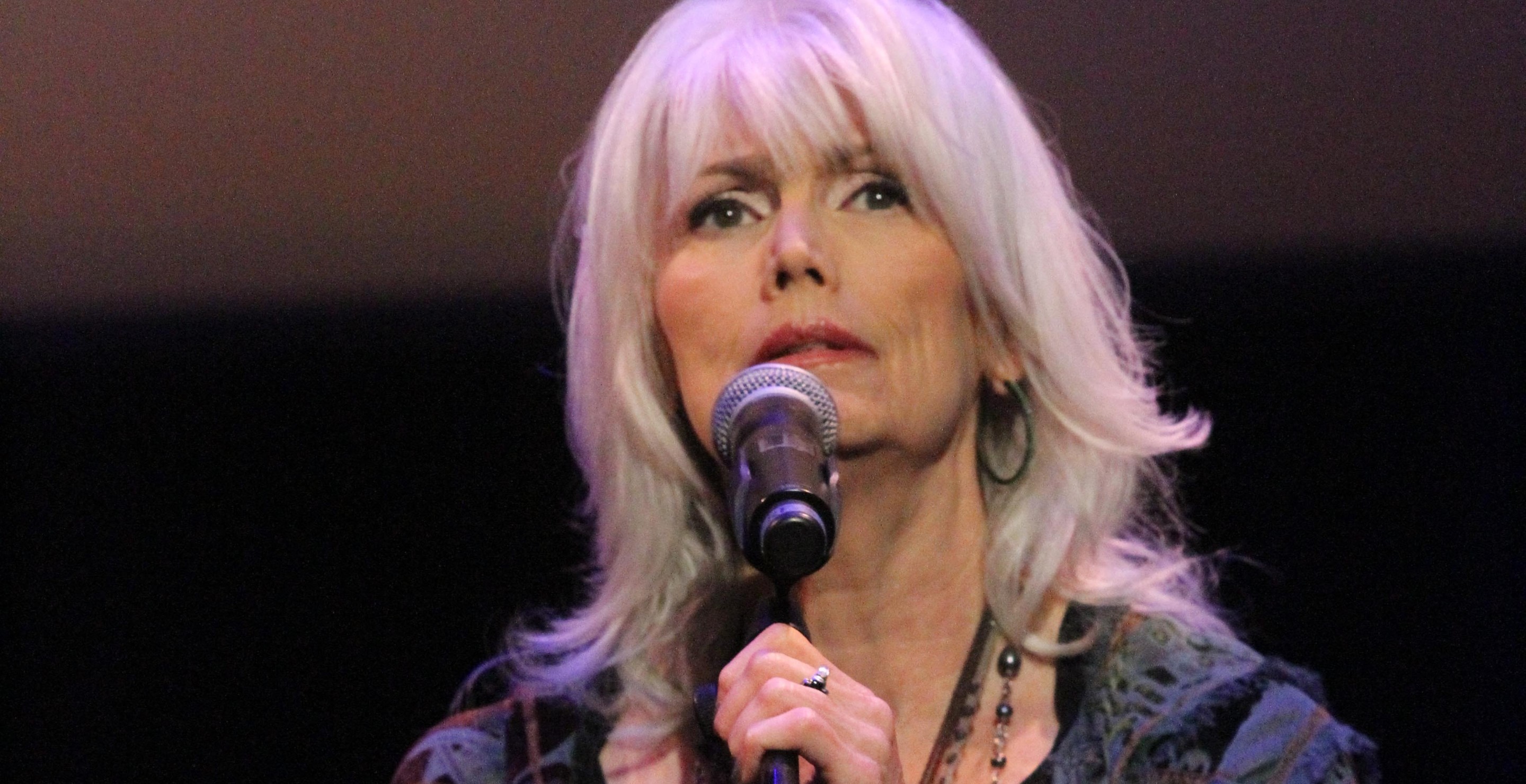 The Emmylou Harris Classic That Helped Her Process Grief Over Loss of Gram Parsons