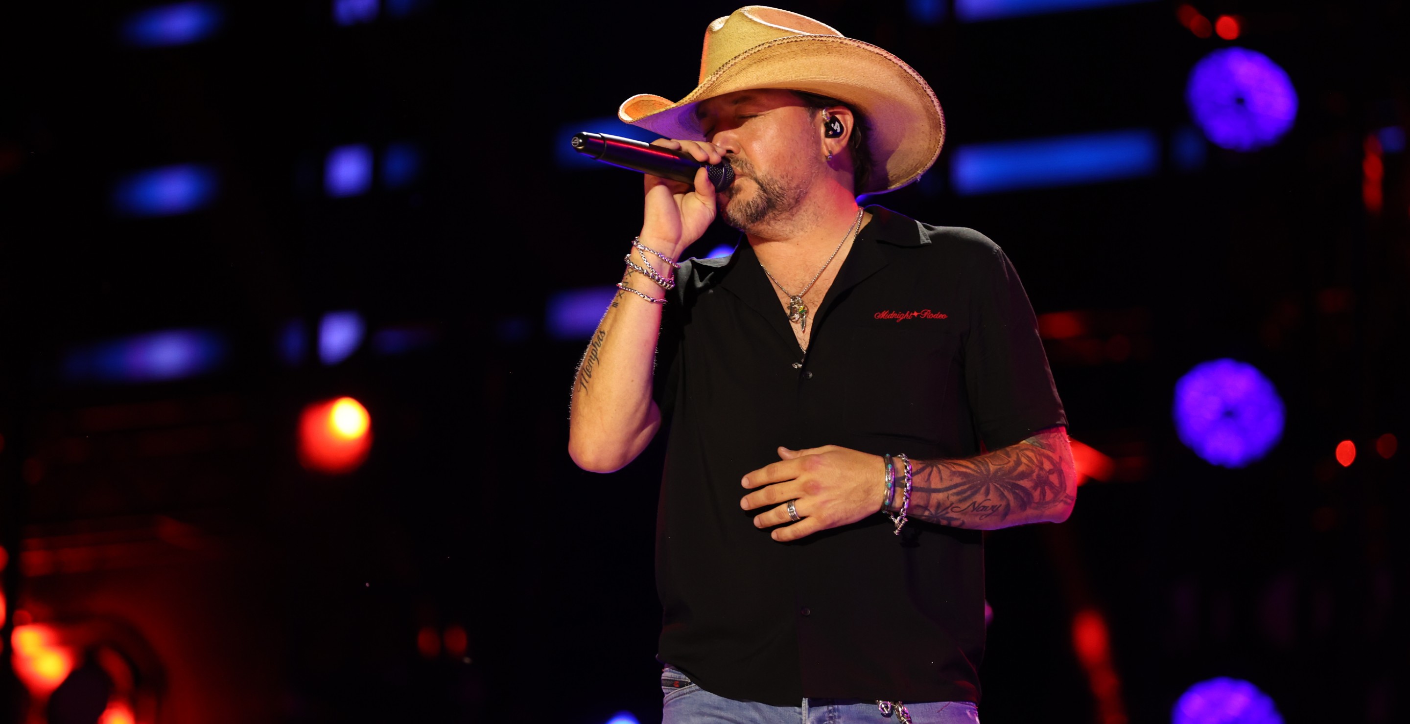 Jason Aldean Reacts To Music Legend's Passing, Calling Him The Greatest Of All Time