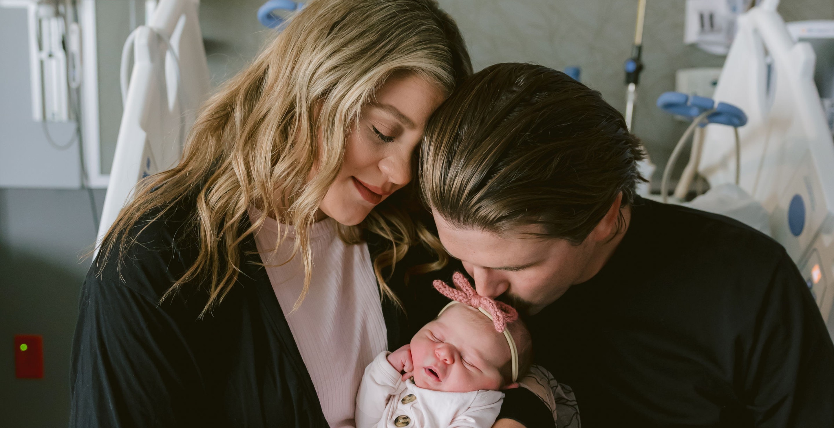 'American Idol' Star Lauren Alaina Welcomes Baby Girl, Drops New Song 'Heaven Sent'