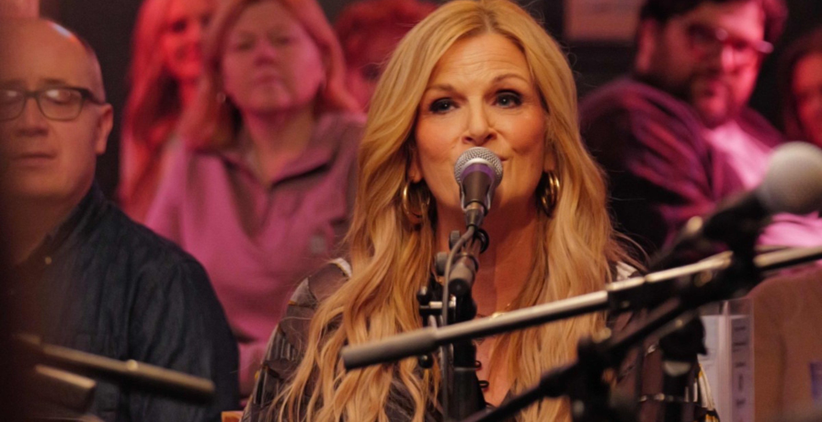 4 Country Artists Who Reinvented Themselves and Came Out Even Stronger