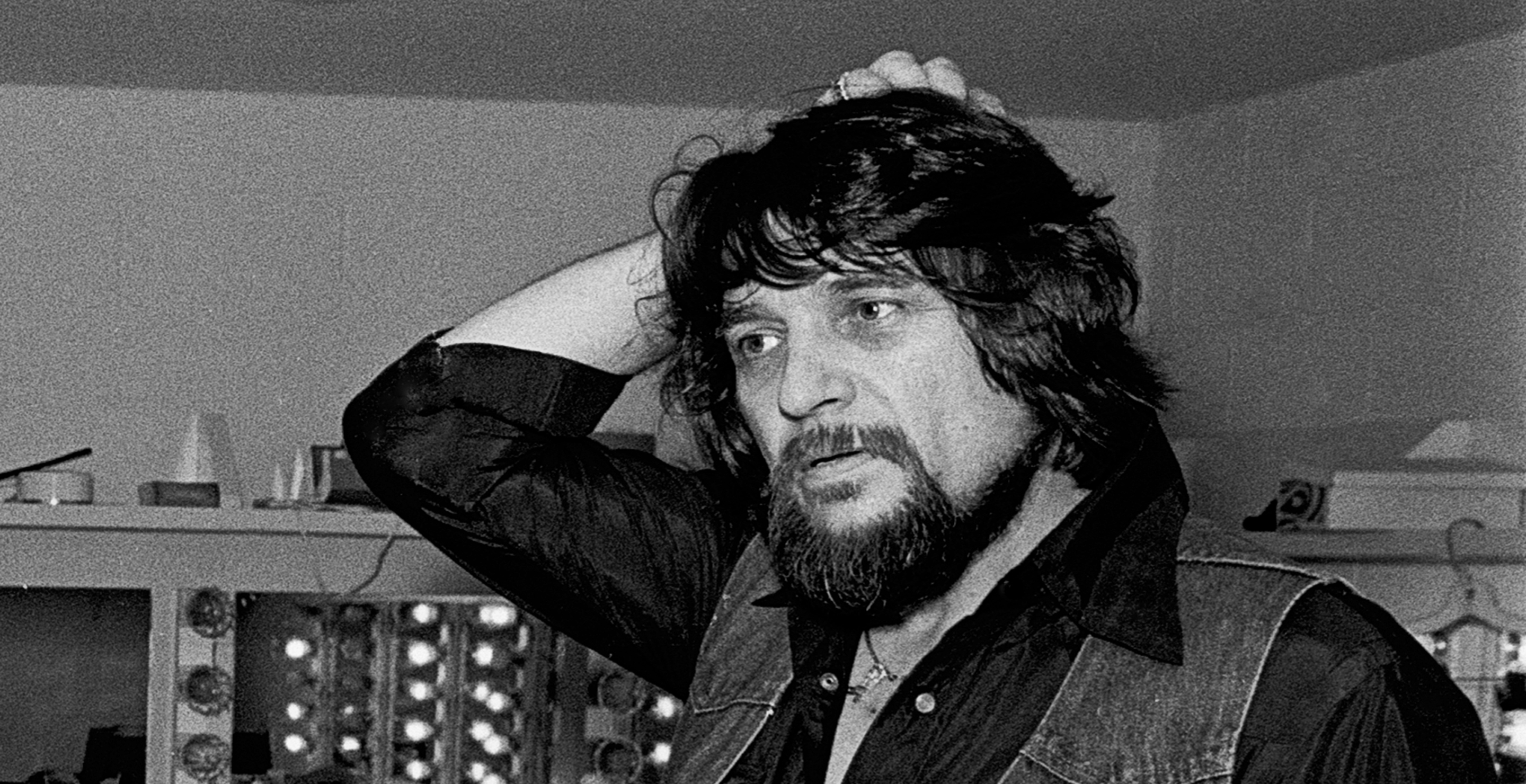 “I Was Livid” The Waylon Jennings Classic That Ended With a Fight in the Studio