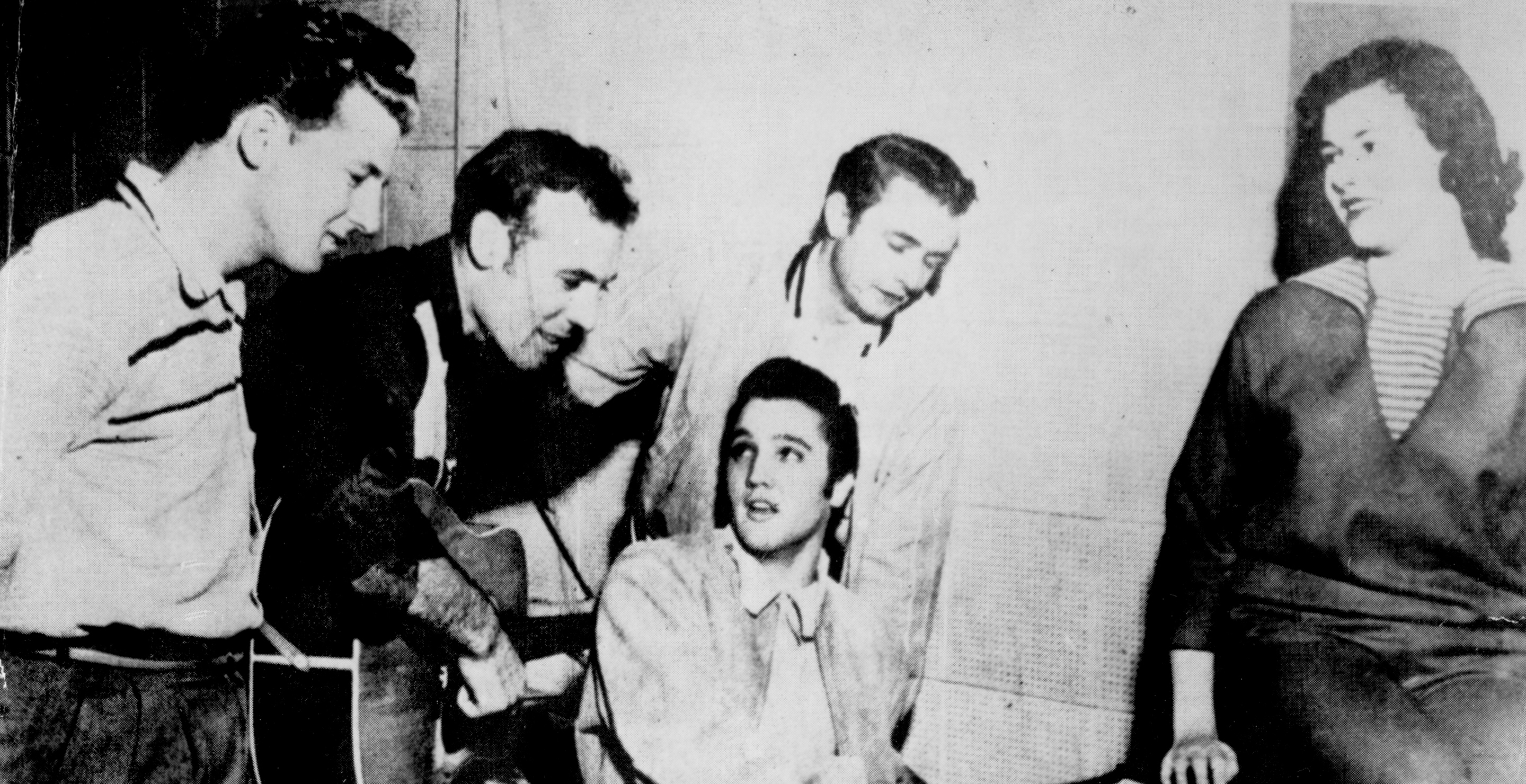 The Country Music Icon Hiding in Harmonies on Elvis Presley’s "Blue Moon of Kentucky”