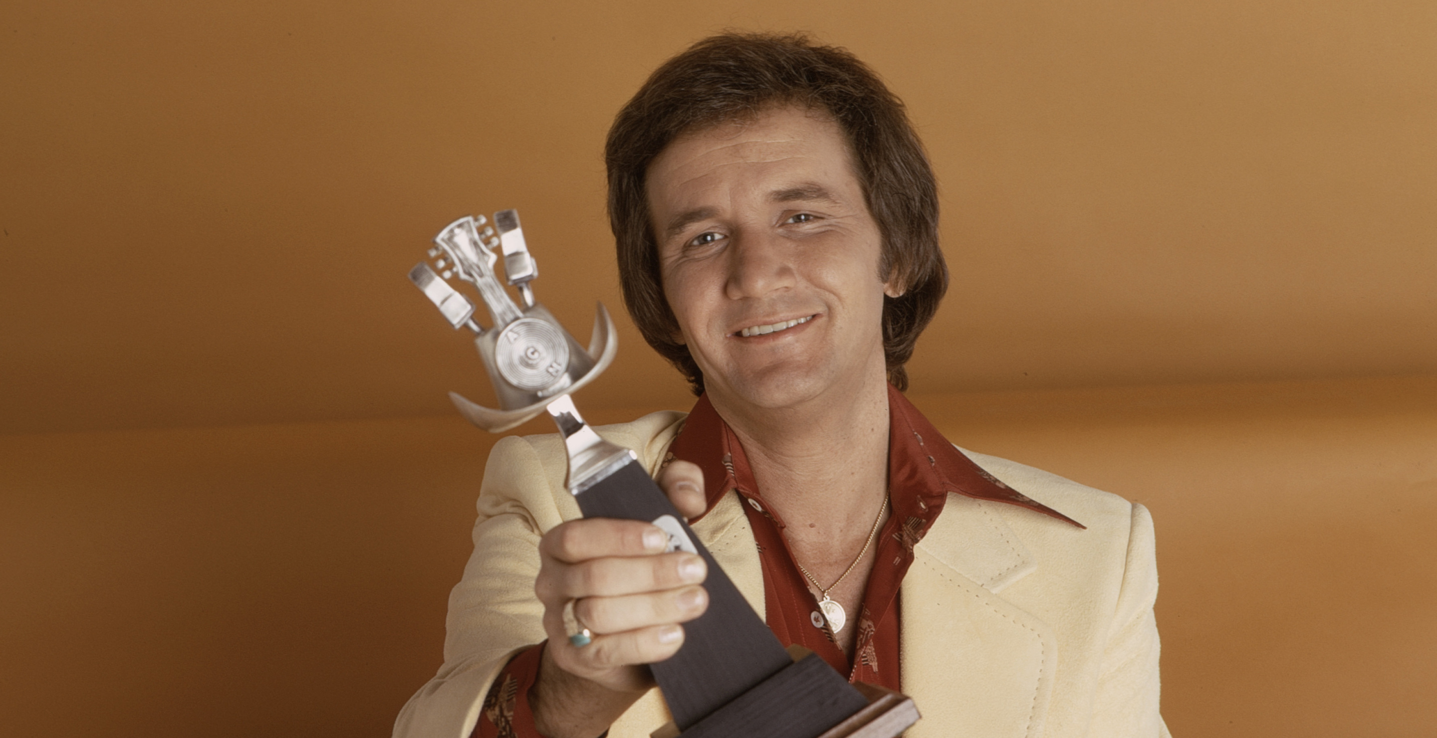 The Crime Roger Miller Committed (And Turned Himself in For) to Start His Iconic Musical Career