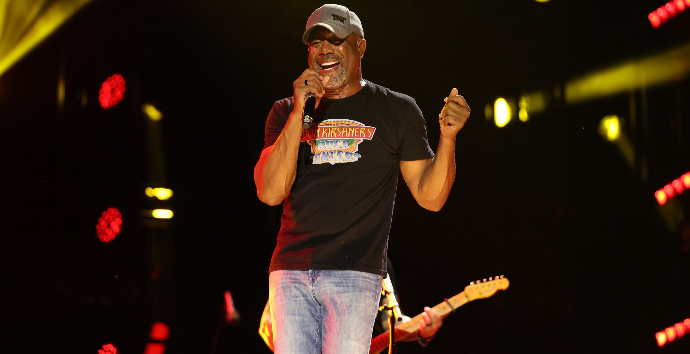 Darius Rucker Is The Latest Artist To Offer A Refund After Losing His Voice During A Show