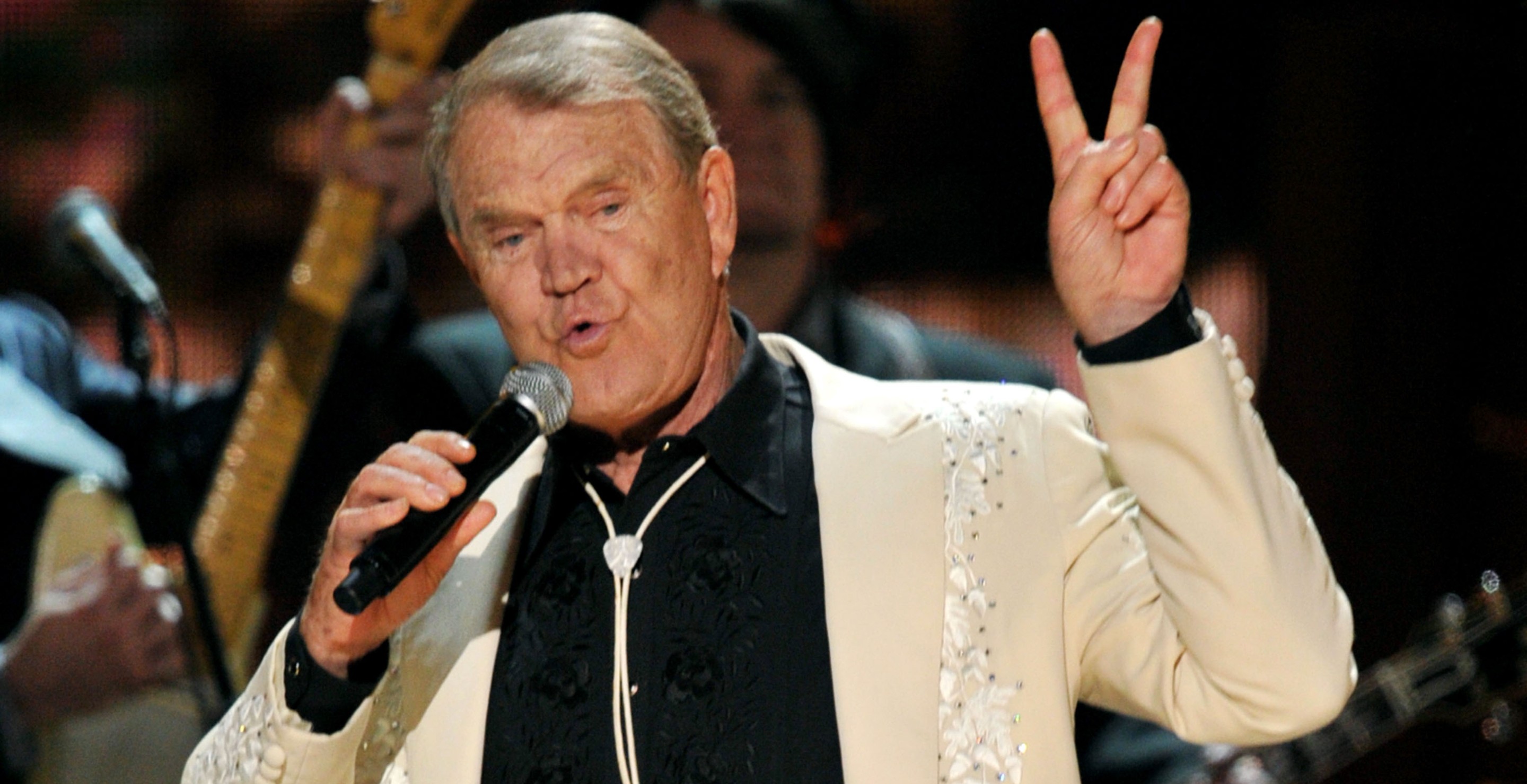 Glen Campbell on Early Career as Session Player (And the Artist Who Was So Polite ”He Scared You”)