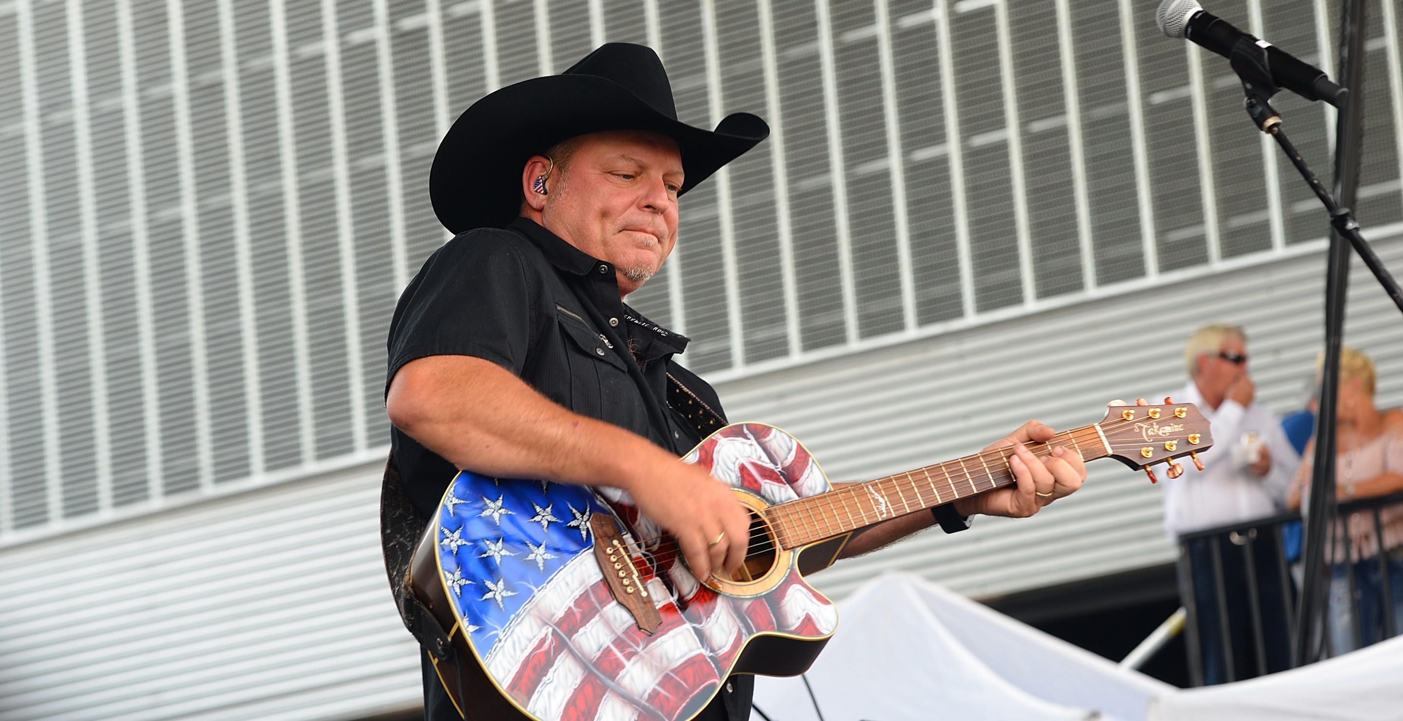 '90s Country Icon Celebrates Becoming a First-Time Grandfather