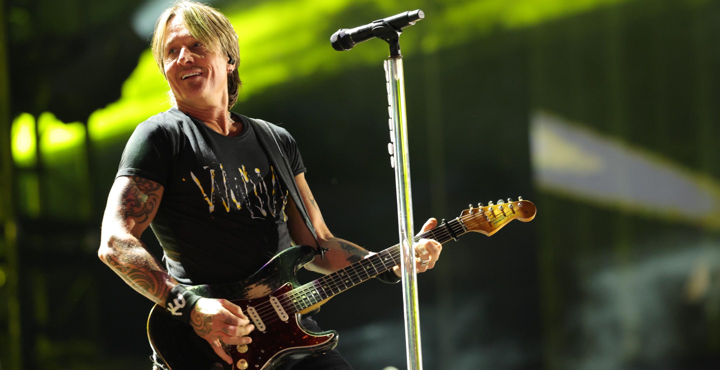 4 Country Music Singers Who Are Proudly Sober