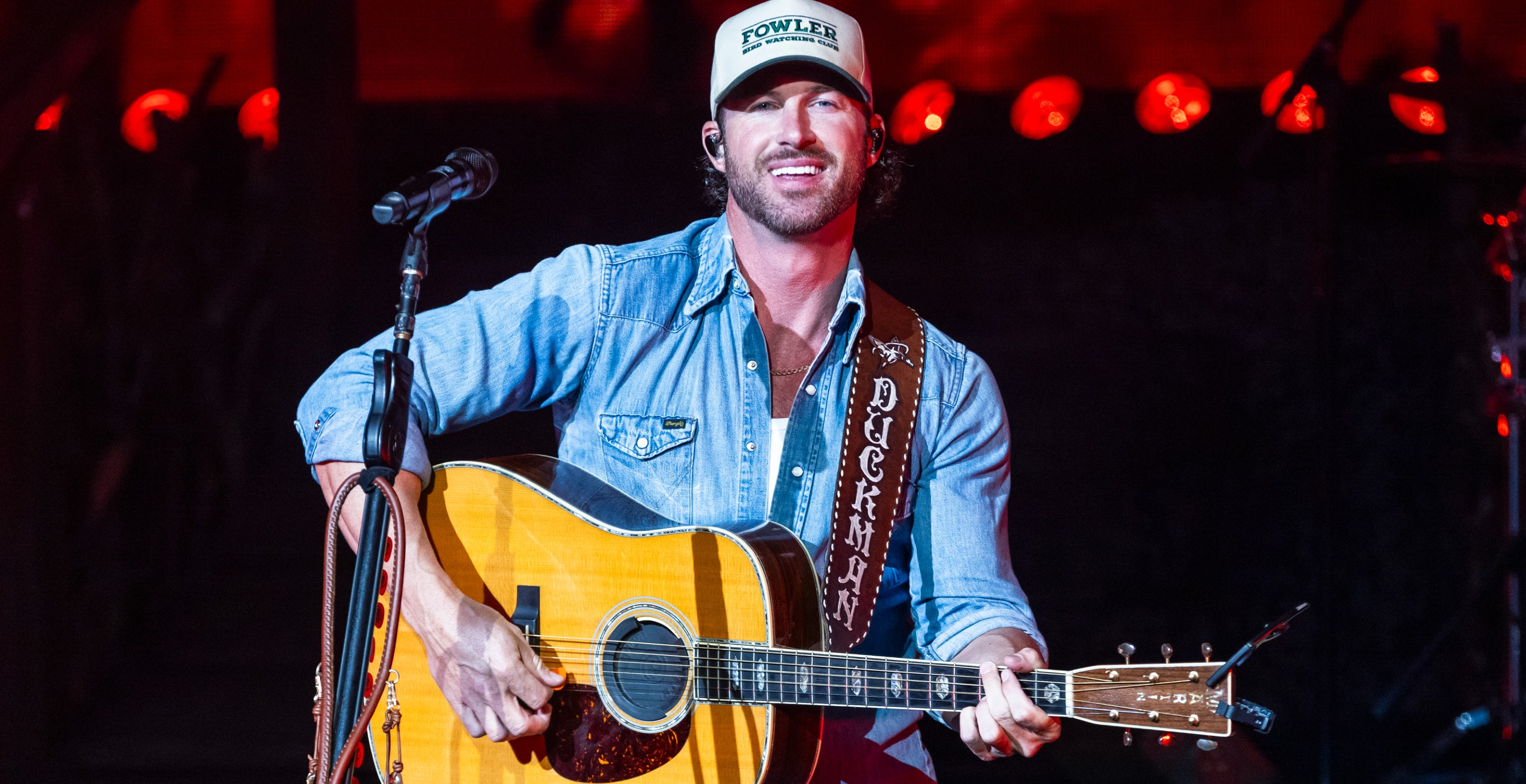 Riley Green Admits He Is Still A Terrible Boyfriend, Thanks To His Career