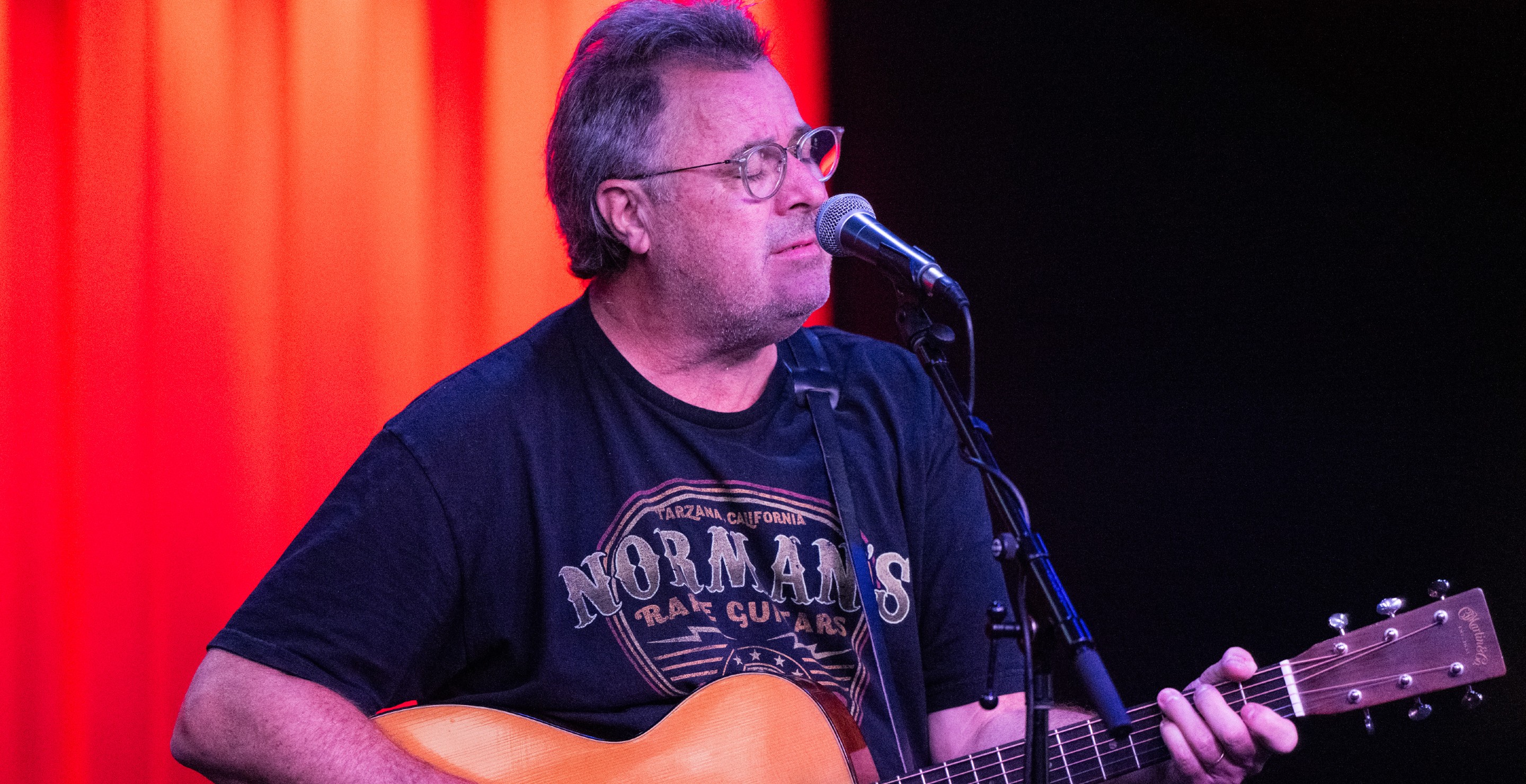 The Brian Wilson Song That Vince Gill Was Convinced He Couldn’t Sing Live (Because Wilson Never Did, Either)
