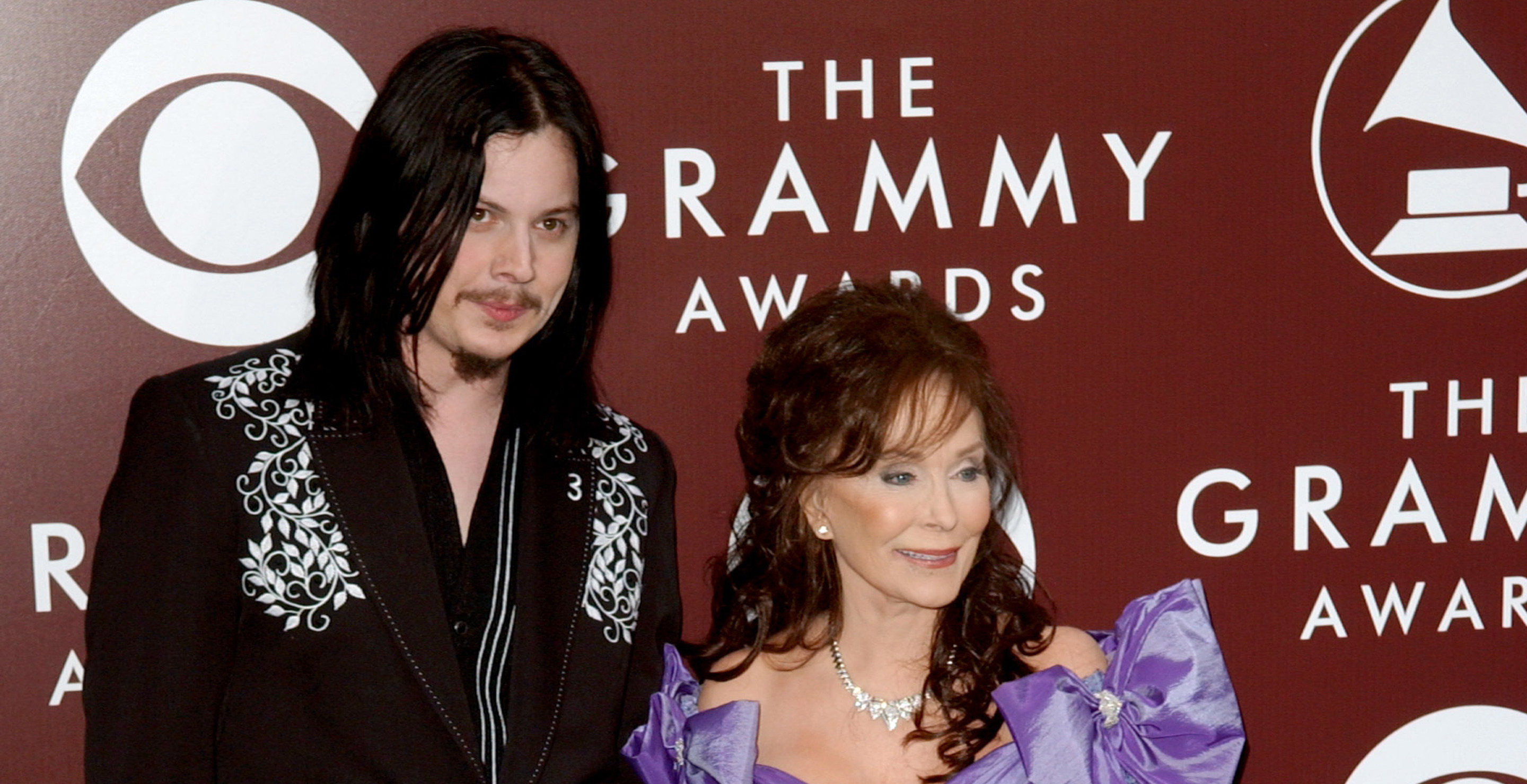 “Country Boy From Detroit” The Unlikely but Heartwarming Friendship Between Loretta Lynn and Jack White