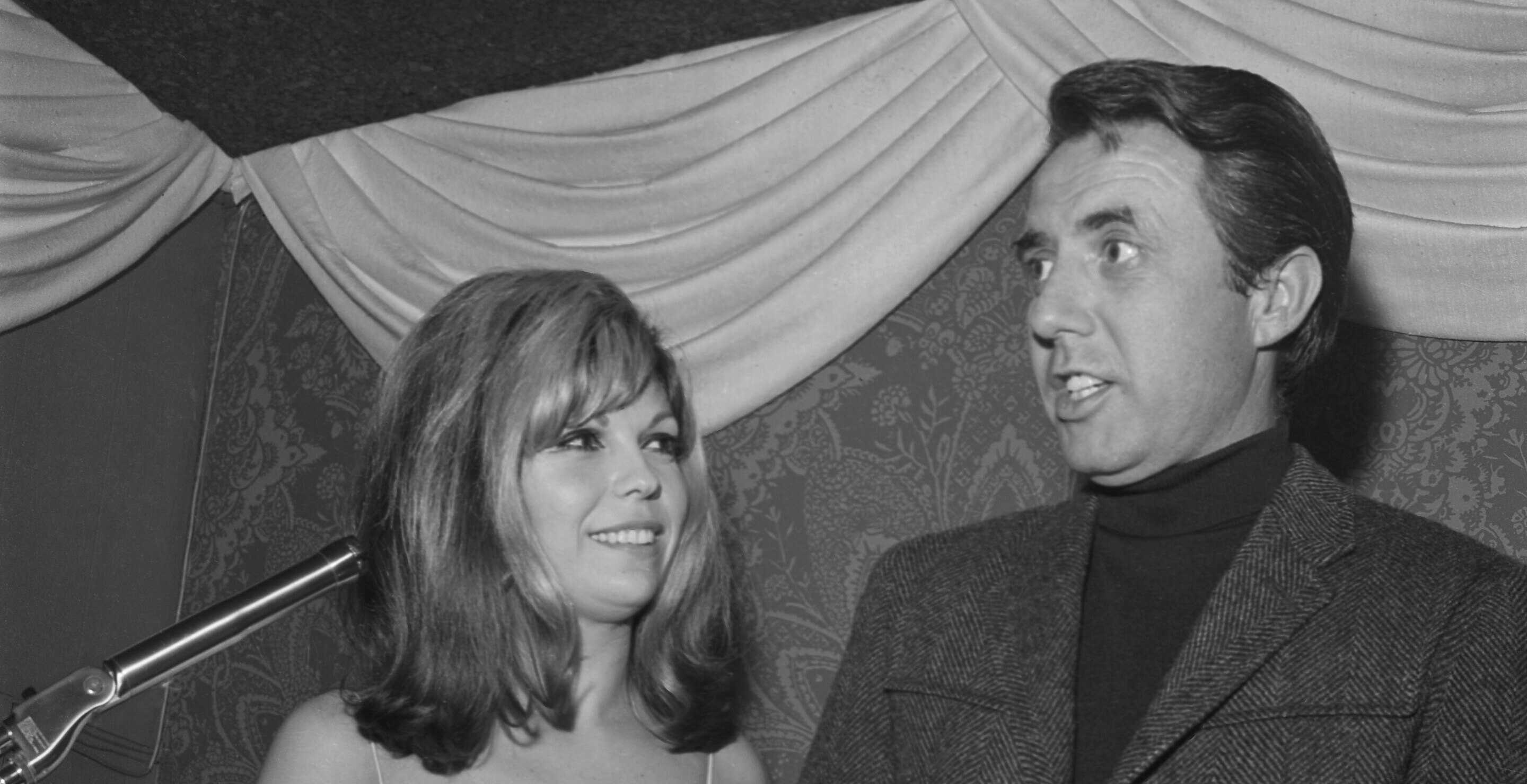 How Lee Hazlewood Helped Nancy Sinatra Land New Record Deal After Leaving Her Father’s Label