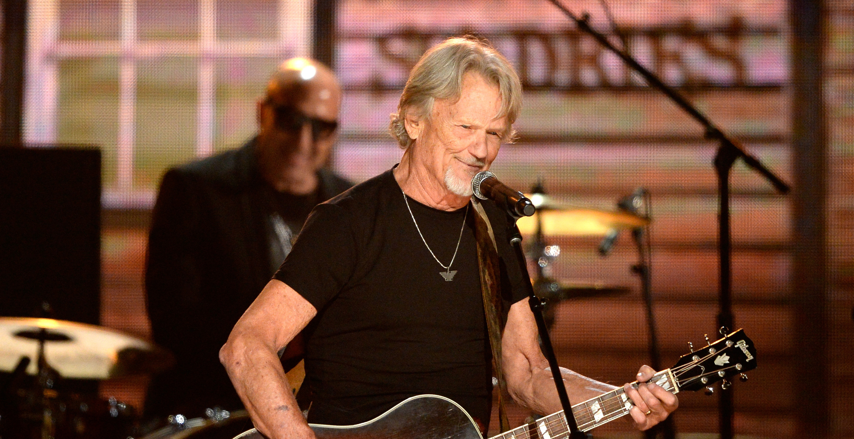 Kris Kristofferson Gives Hilarious Take On Willie Nelson During Revealing 1980 Interview