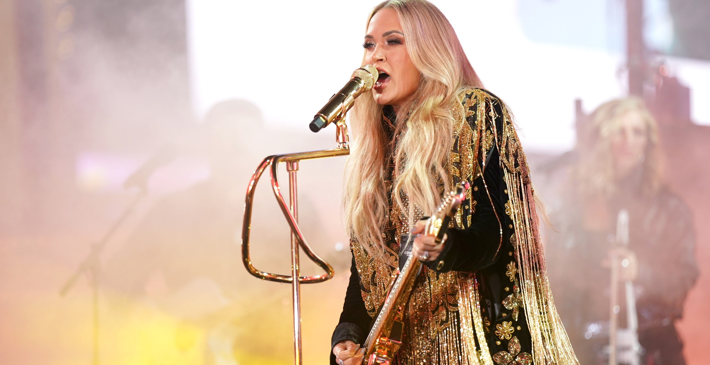 4 Times Country Singers Covered Rock Songs (And Surprisingly Nailed It)