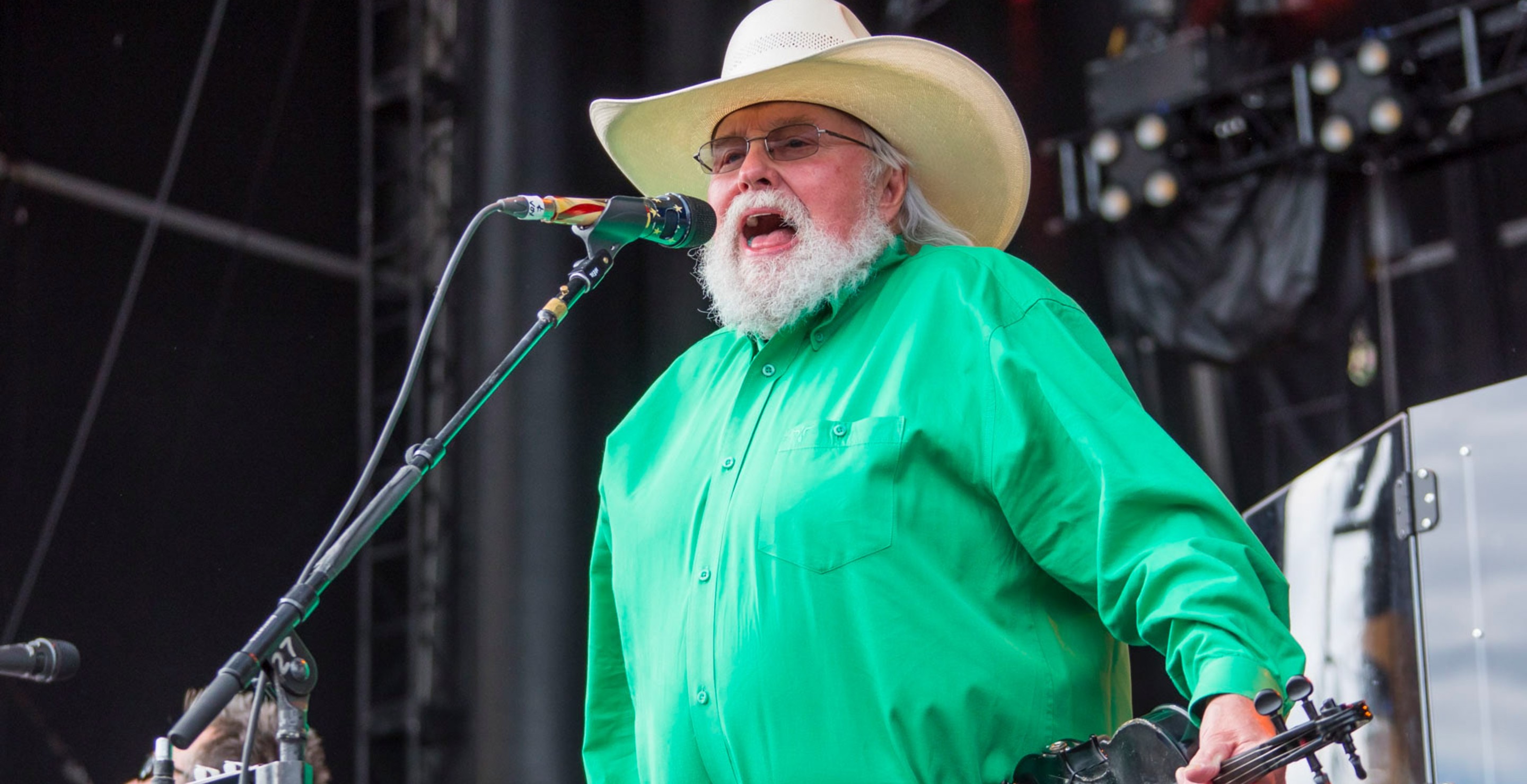 Remember When Charlie Daniels and Hootie & the Blowfish Had Impromptu Collaboration?