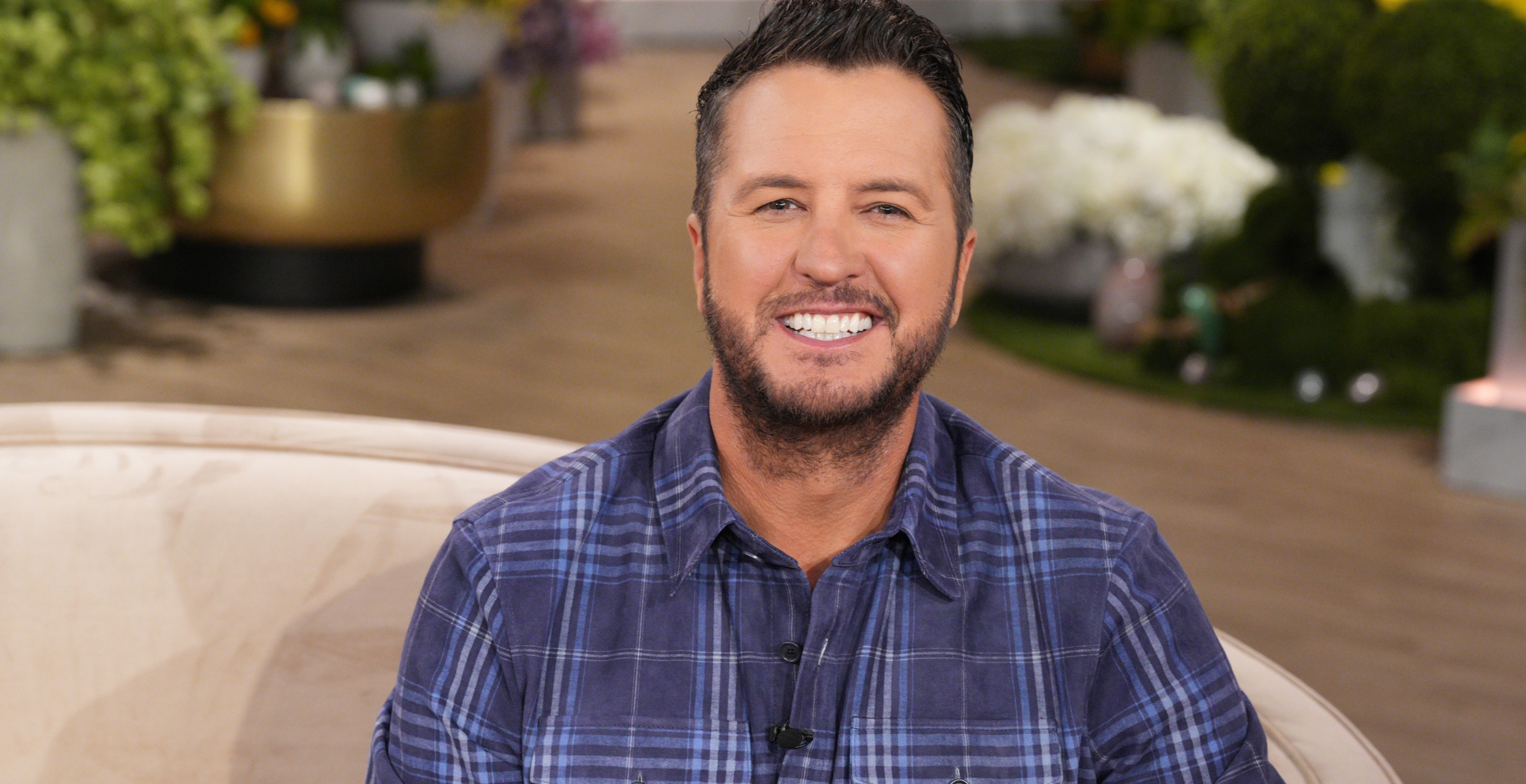 Luke Bryan Recalls One Job That Was So Awful, It Turned His Hair Green Luke Bryan Recalls One Job That Was So Awful, It Turned His Hair Green Luke Bryan Recalls One Job That Was So Awful, It Turned His Hair Green