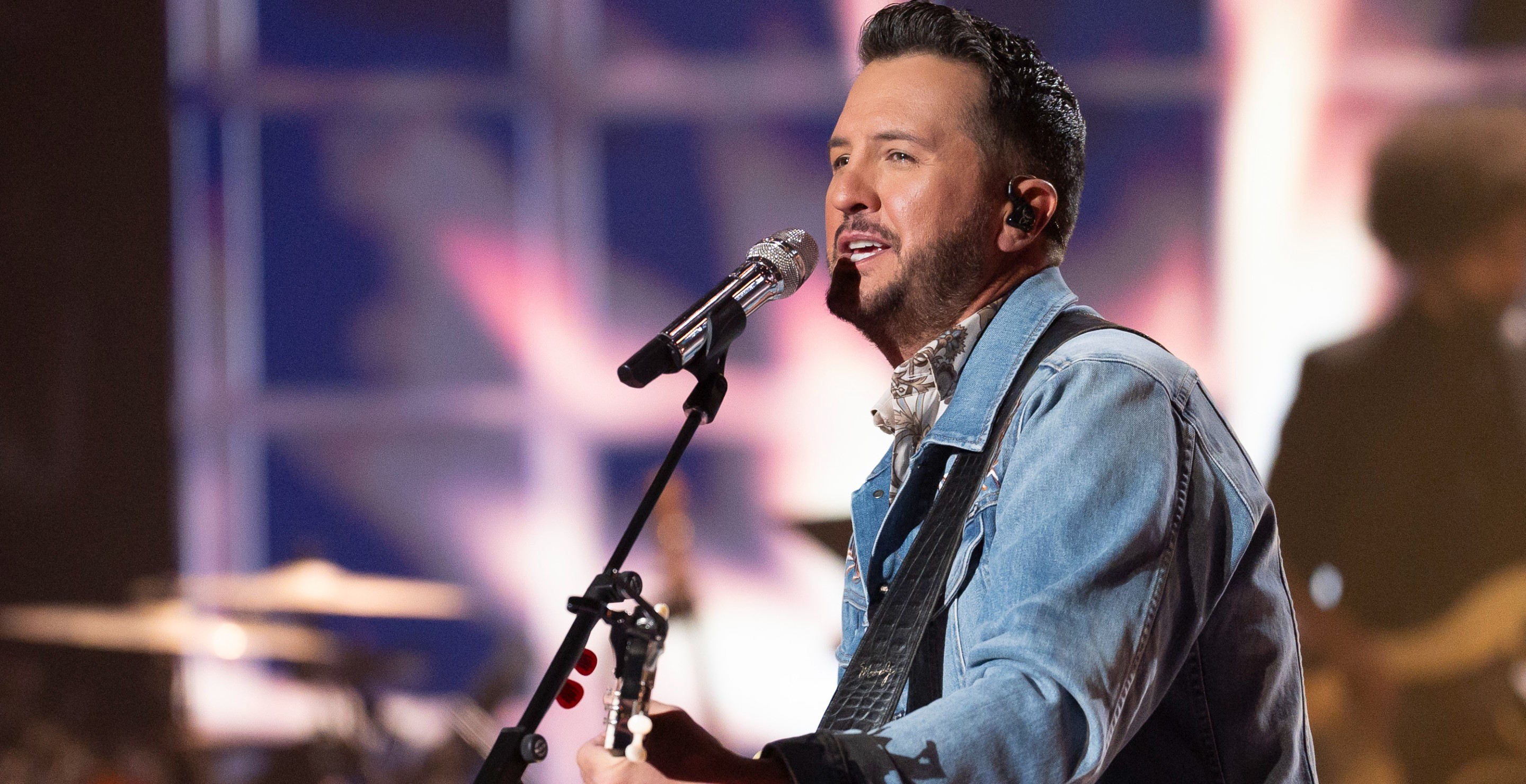 Luke Bryan Vows He Will Never Lip Sync, Even If He Sounds Bad
