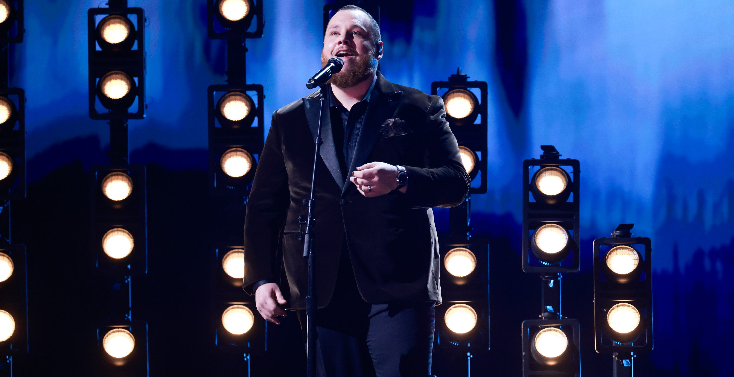 4 Classic Cover Songs That Prove Country Artists Can Do It All