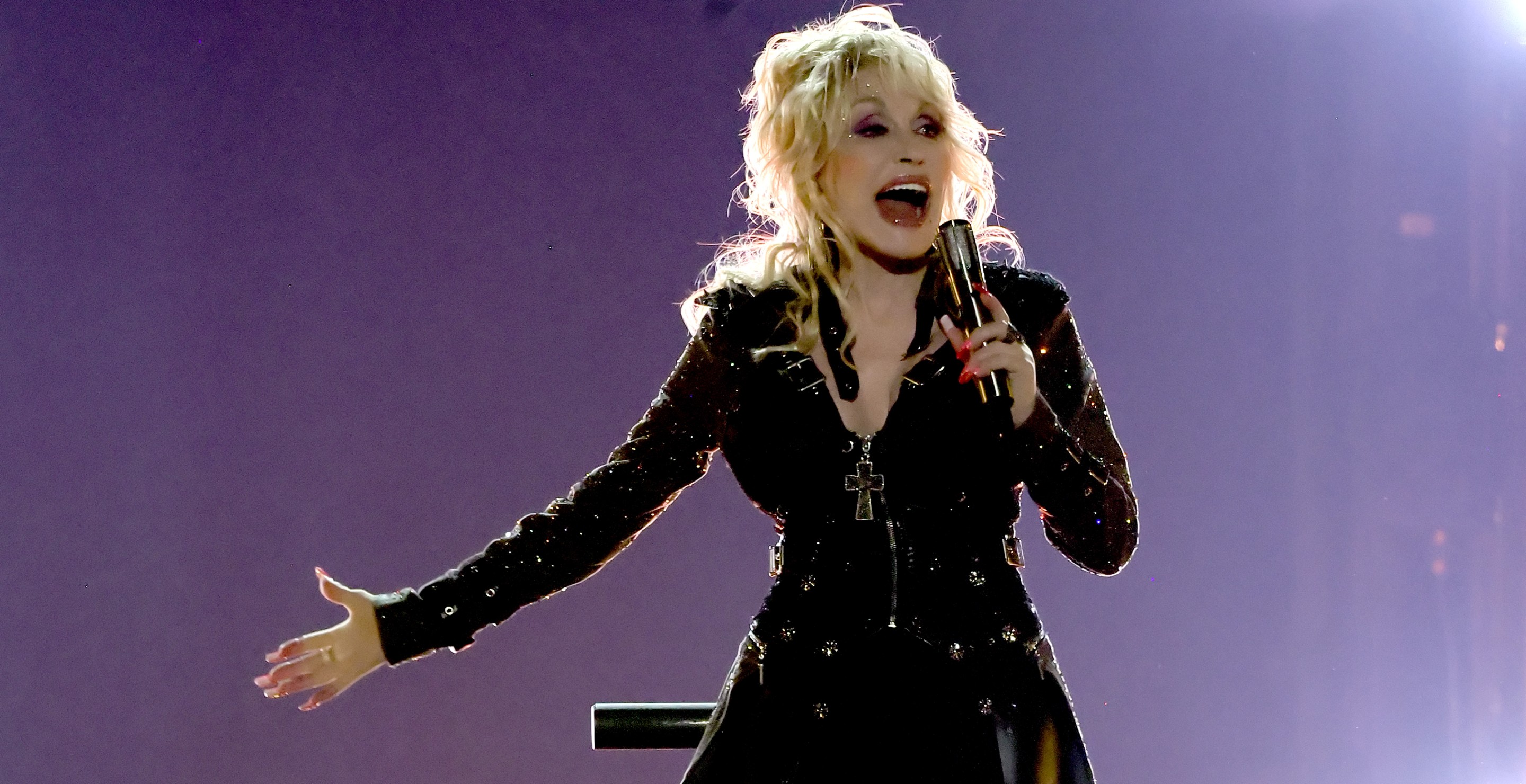 Dolly Parton Reveals Her Favorite Taco Bell Order