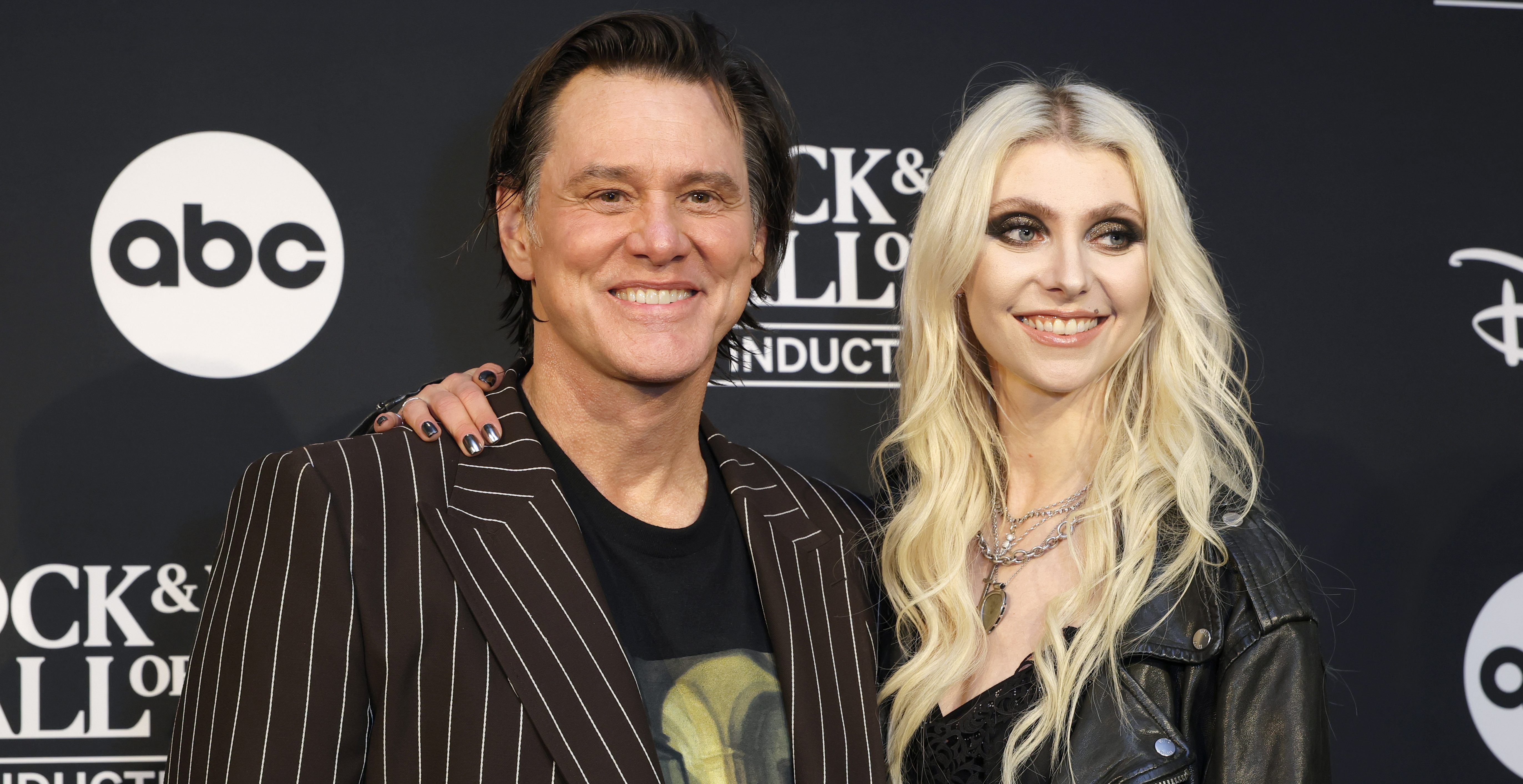 Jim Carey, Taylor Momsen