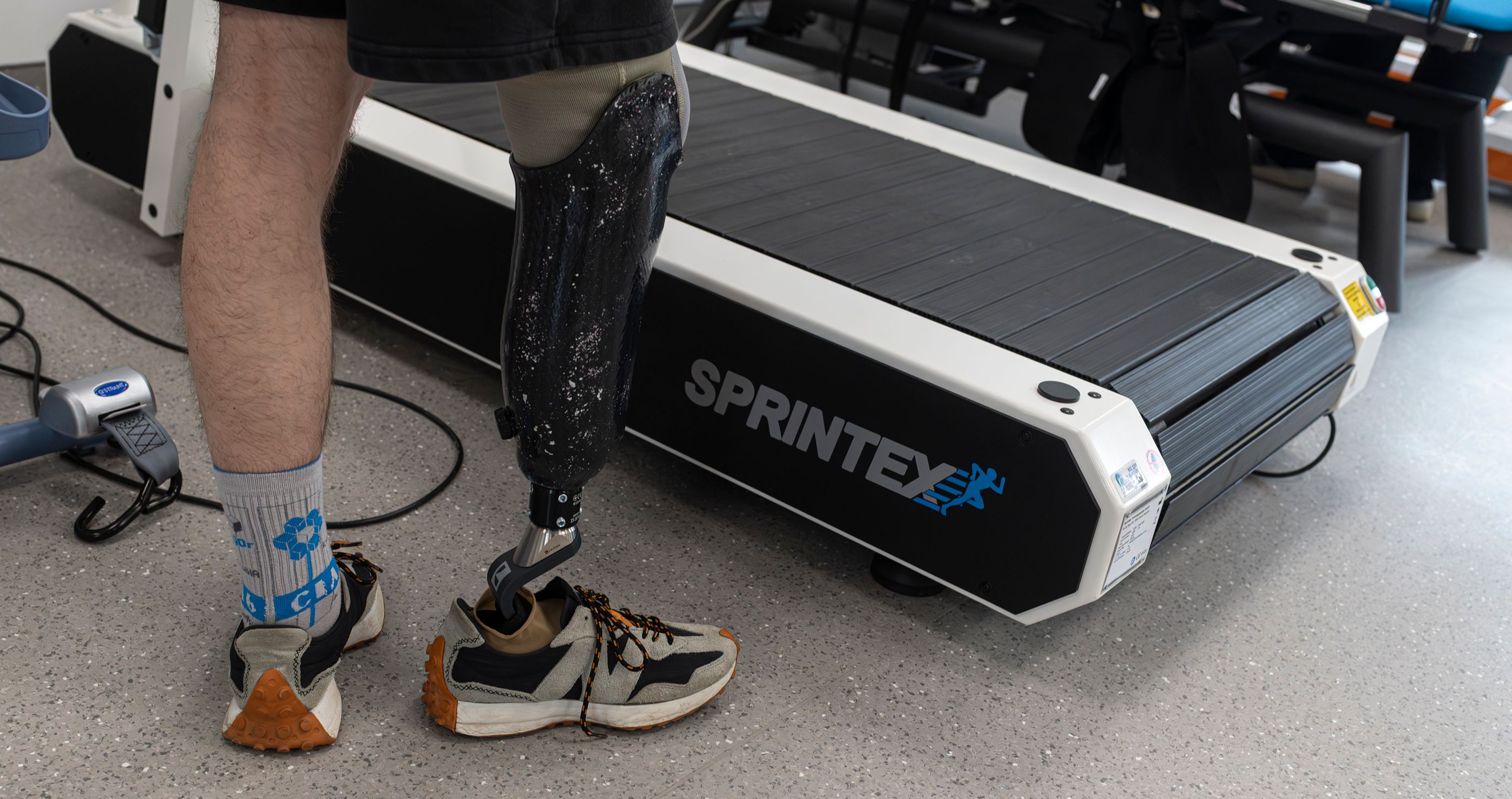 Prosthetic leg