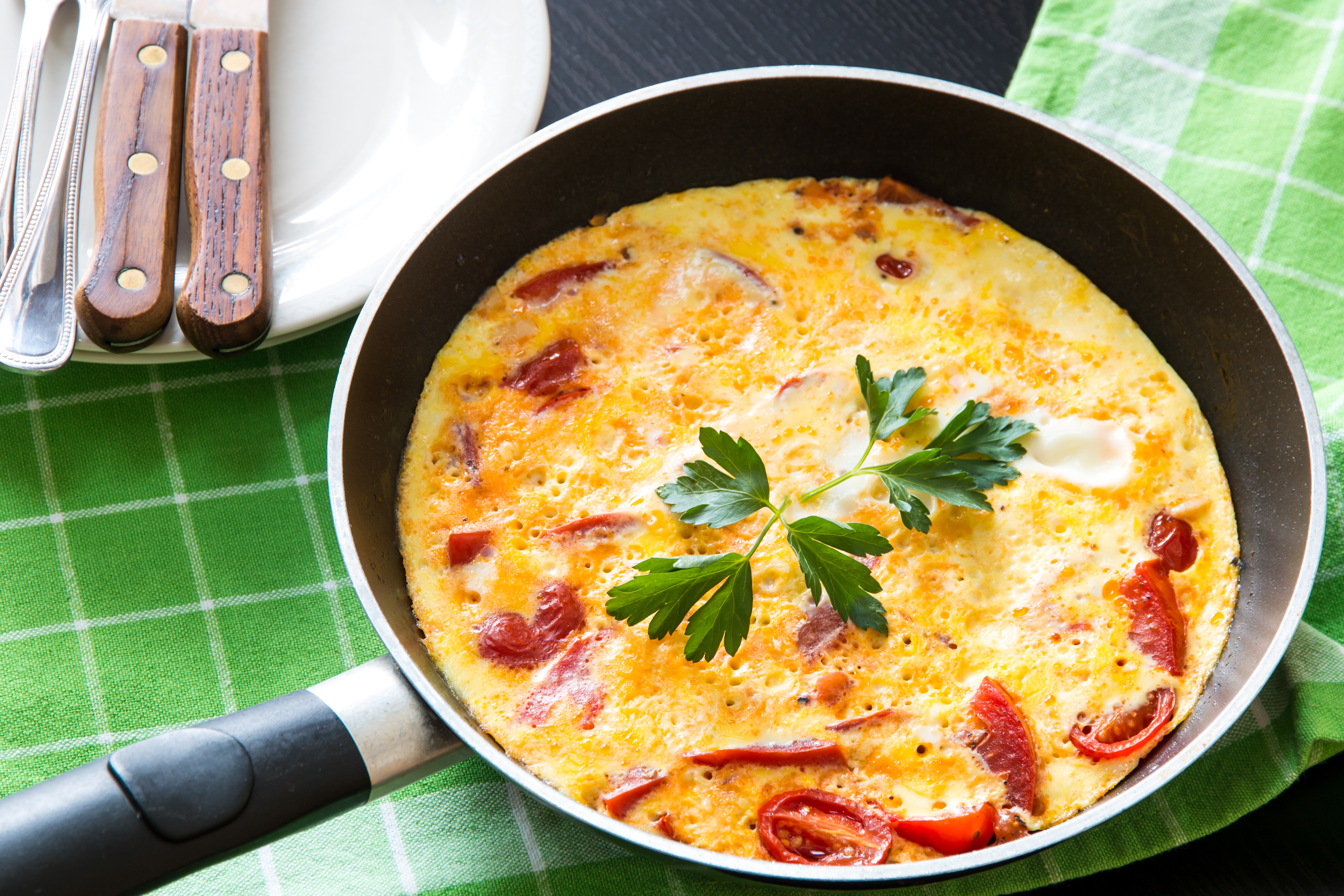 Scrambled eggs with tomatoes.