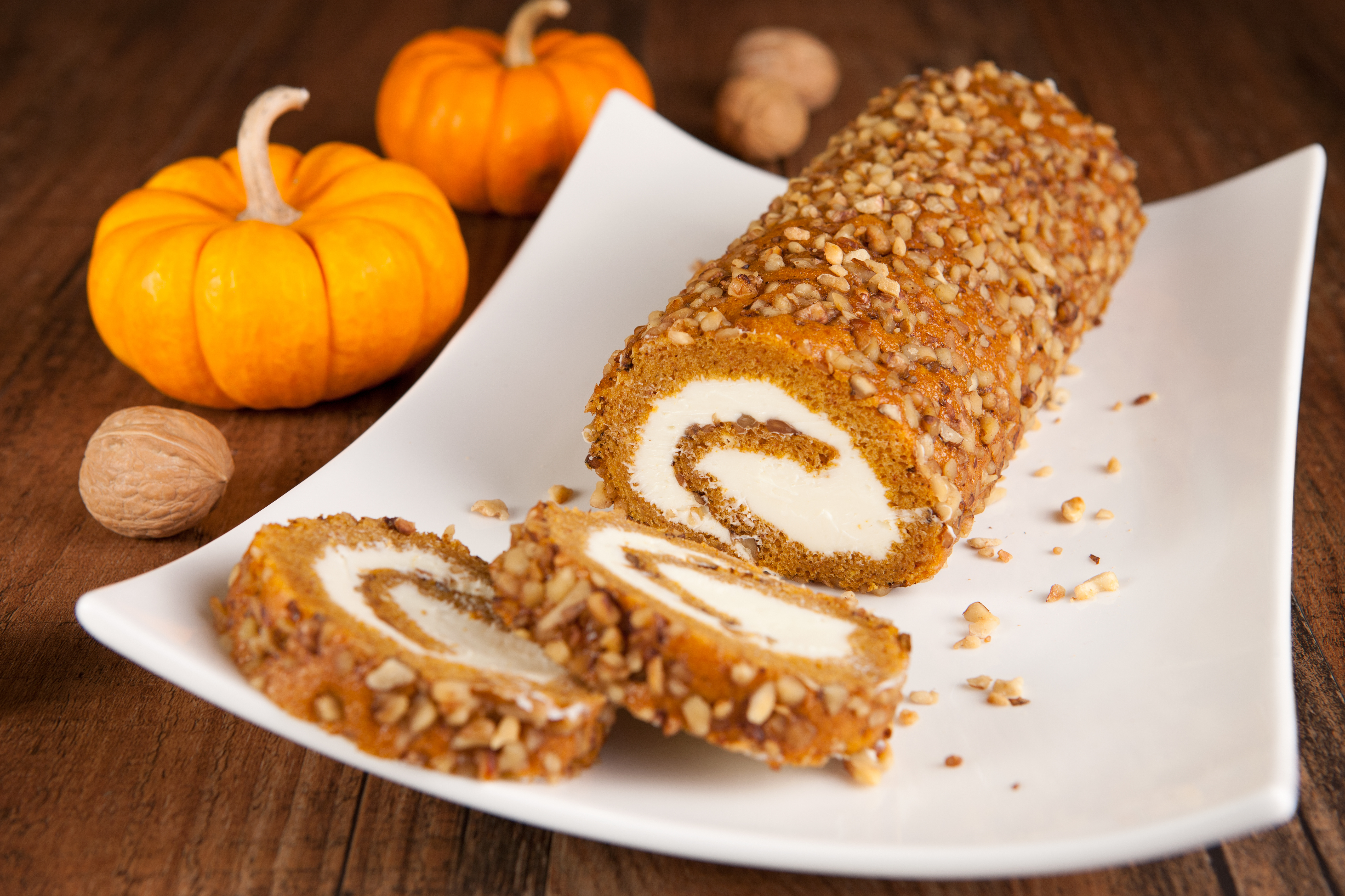 Pumpkin roll with walnuts