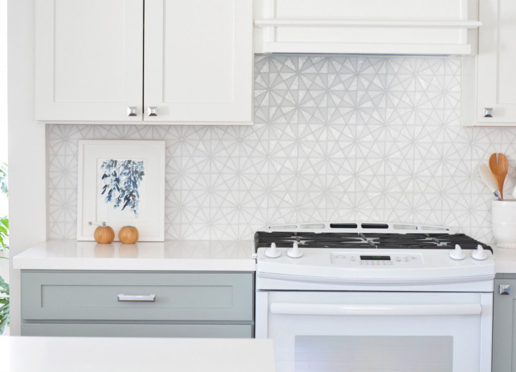 small-pattern-backsplash