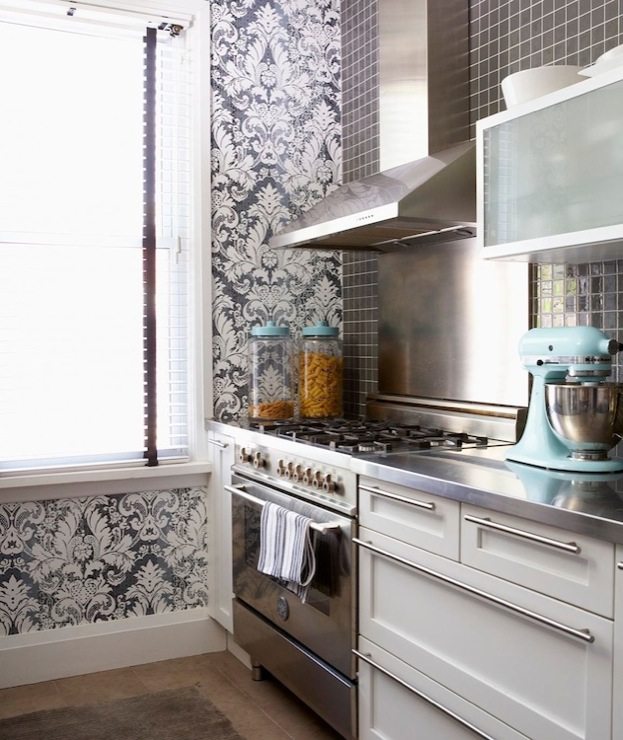 damask wallpaper