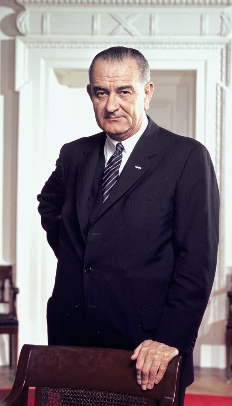 lyndon_b-_johnson_oval_office_portrait-tif