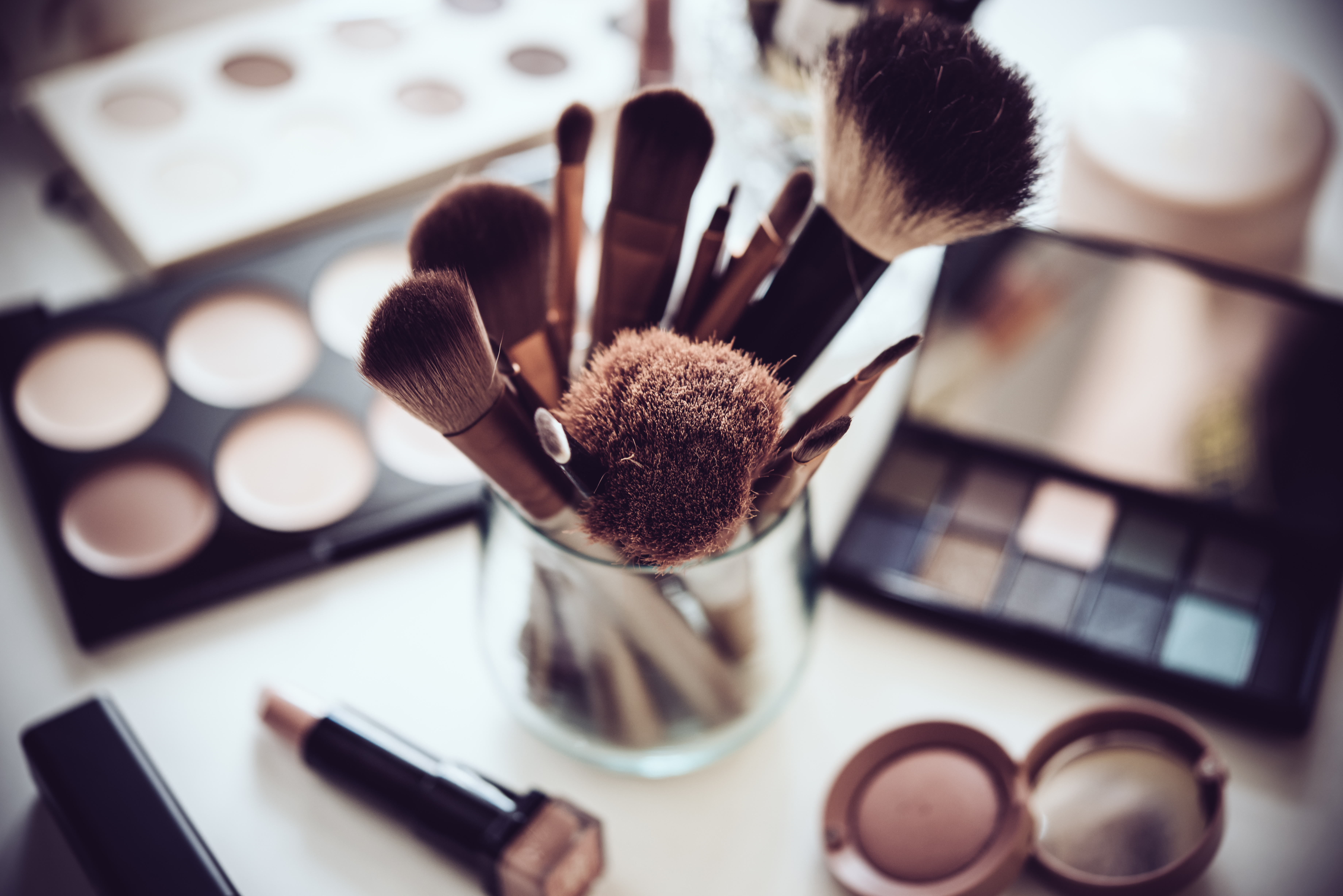dishwasher-hacks-clean-makeup-brushes