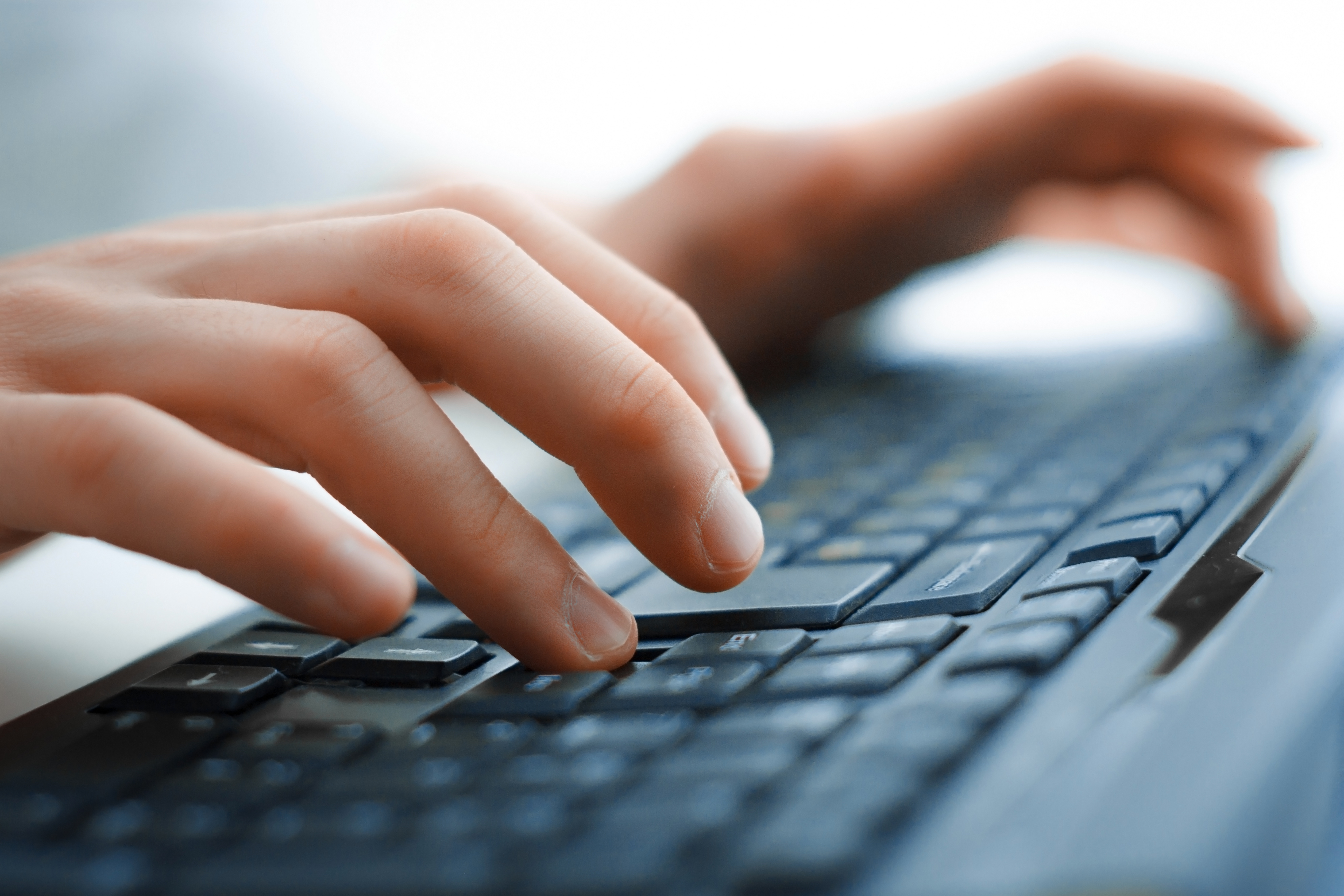 dishwasher-hacks-keyboard-clean