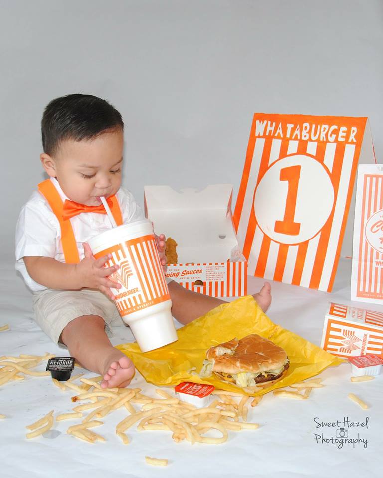 whataburger-photoshoot-first-birthday