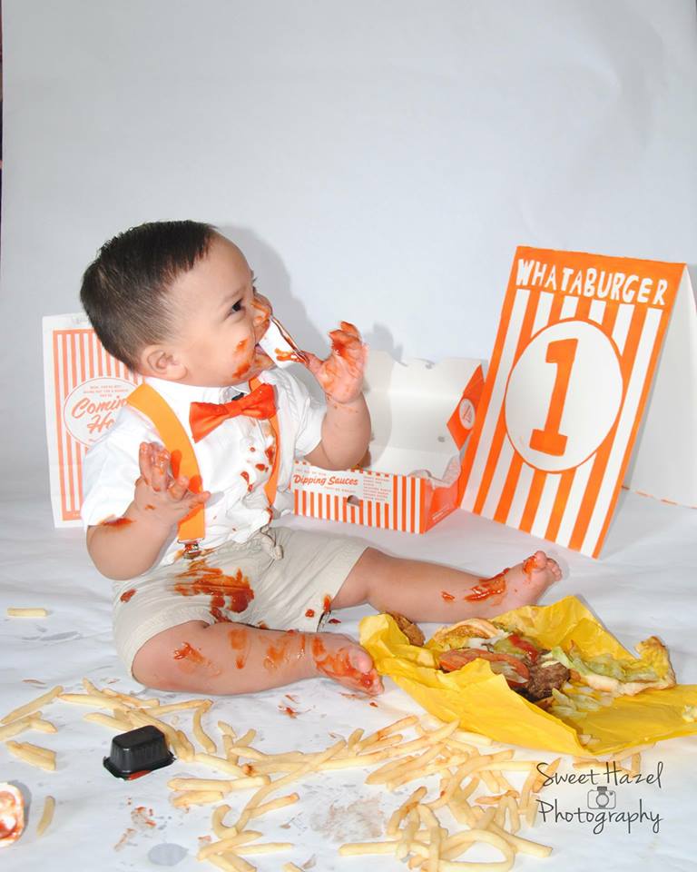 whataburger-photoshoot-first-birthday
