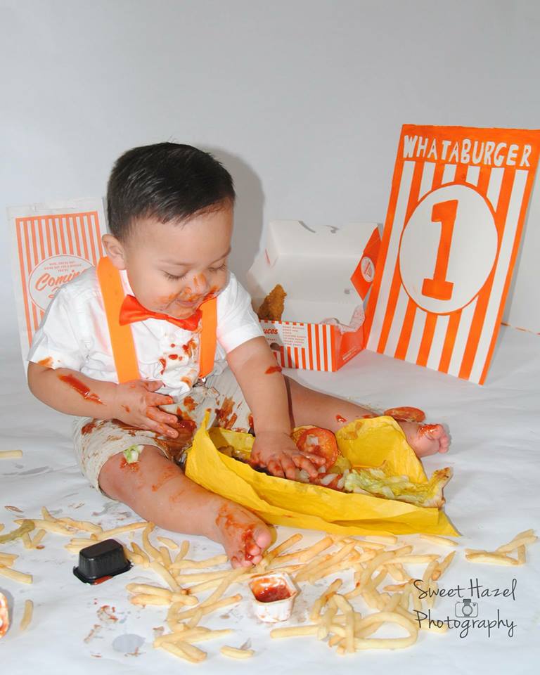 whataburger-photoshoot-first-birthday