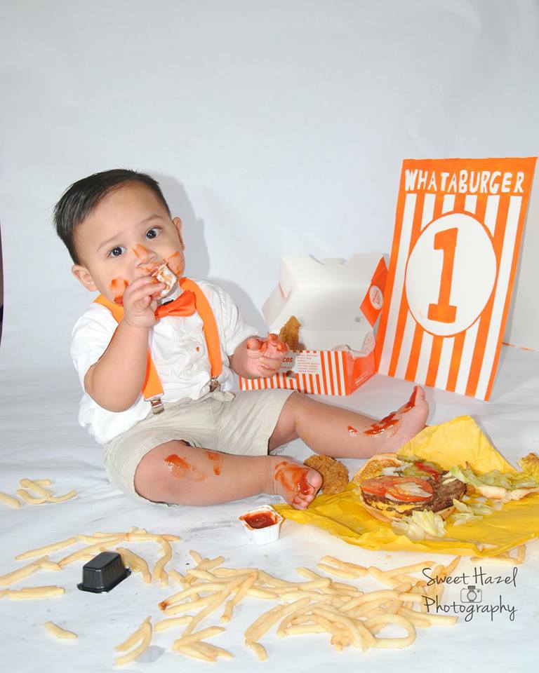 whataburger-photoshoot-first-birthday
