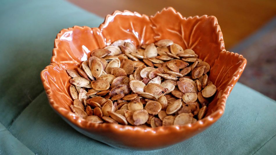 hot pumpkin cocktail, Cinnamon-Pumpkin-Seeds