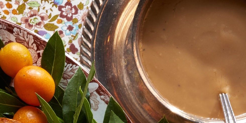 Bay-Leaf-Turkey-Gravy