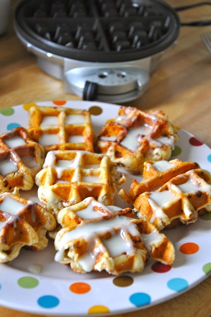 strawberry and cream cinnamon rolls
