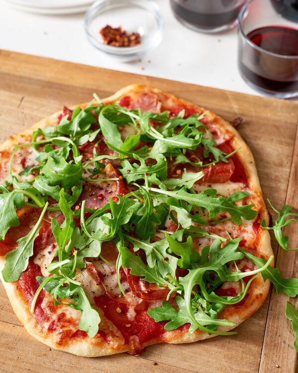 Arugula pizza