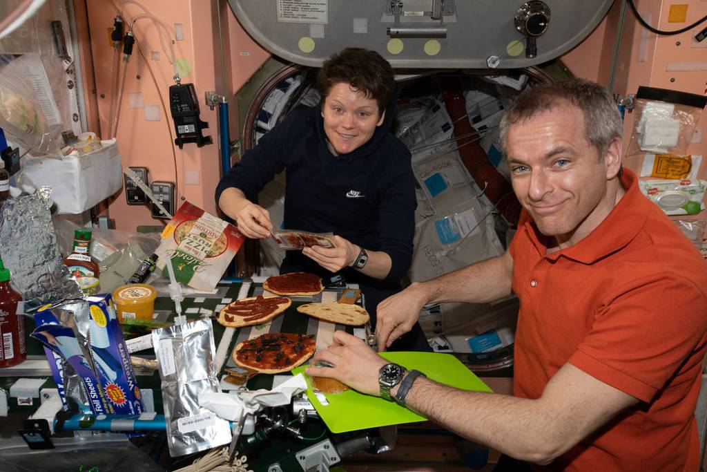 space pizza
