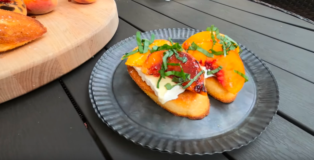  peach crostini 