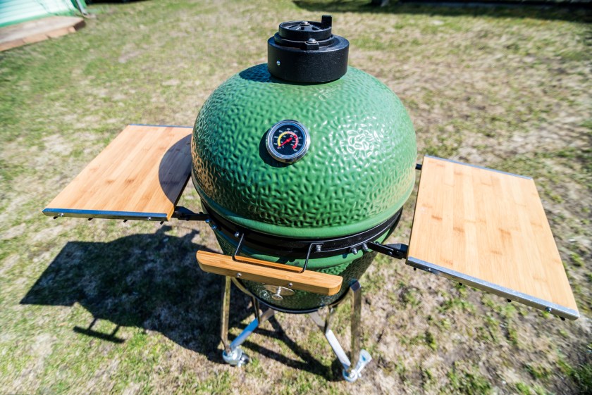 Kamado style grill