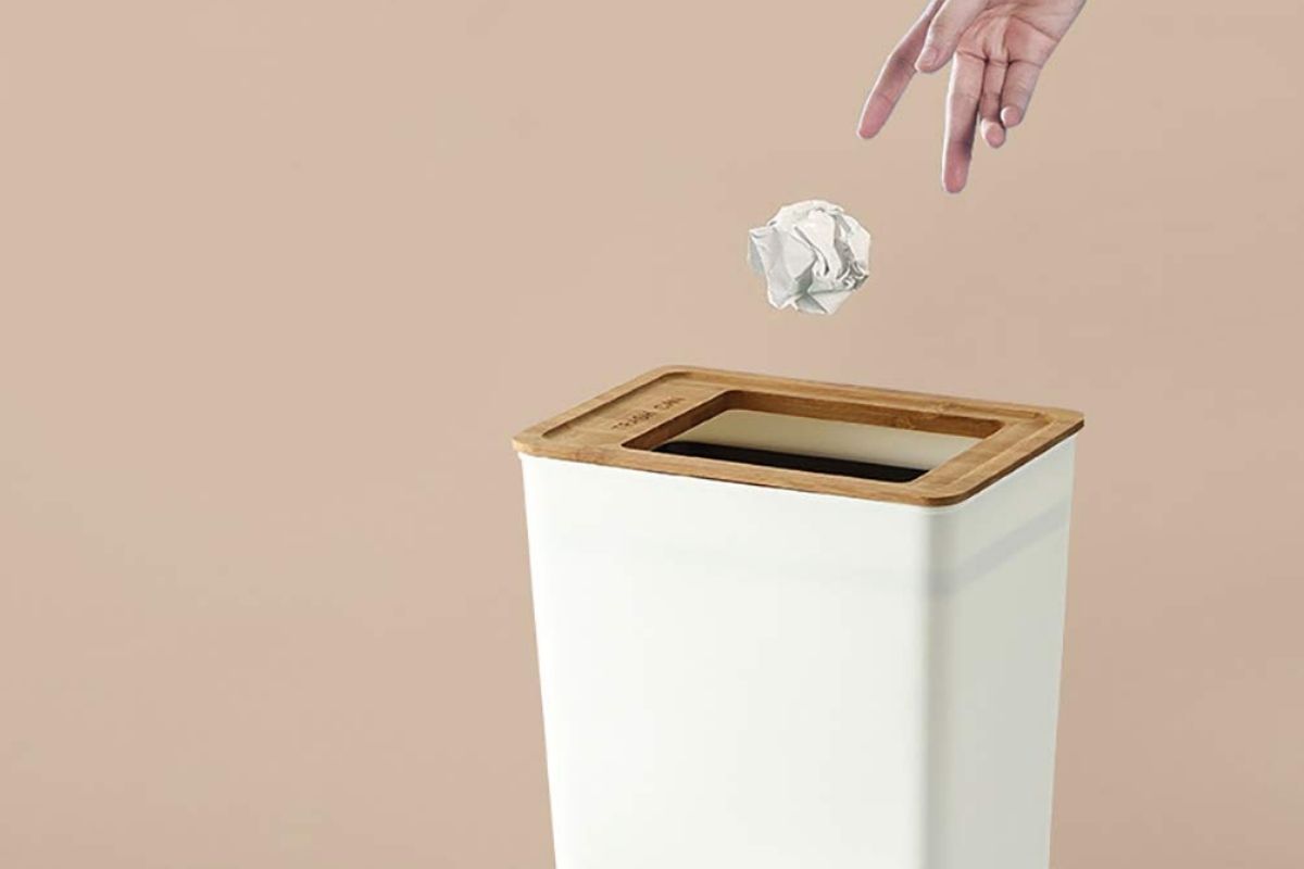 bathroom trash can FI