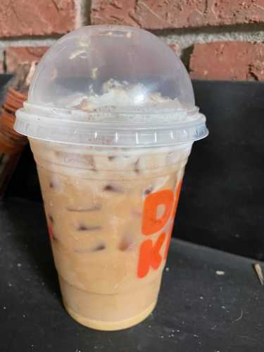 dunkins vs Starbucks