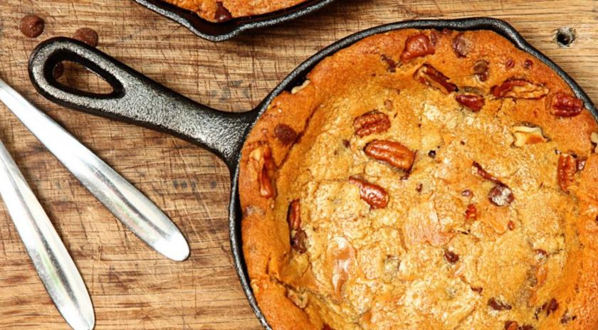 skillet chocolate pecan cookie