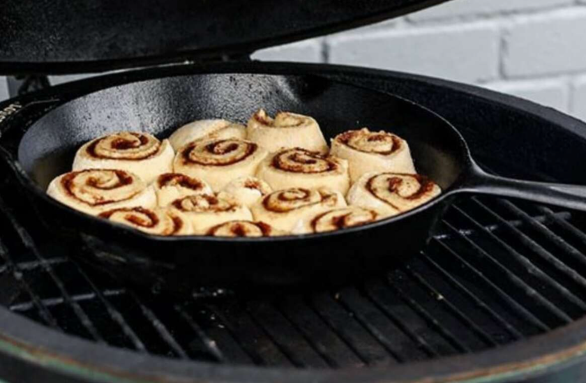 Cinnamon roll skillet meal