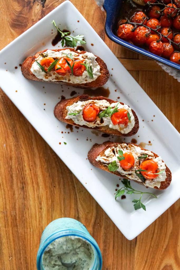Blue-Cheese-Aioli-Roasted-Tomatoes-2[1]