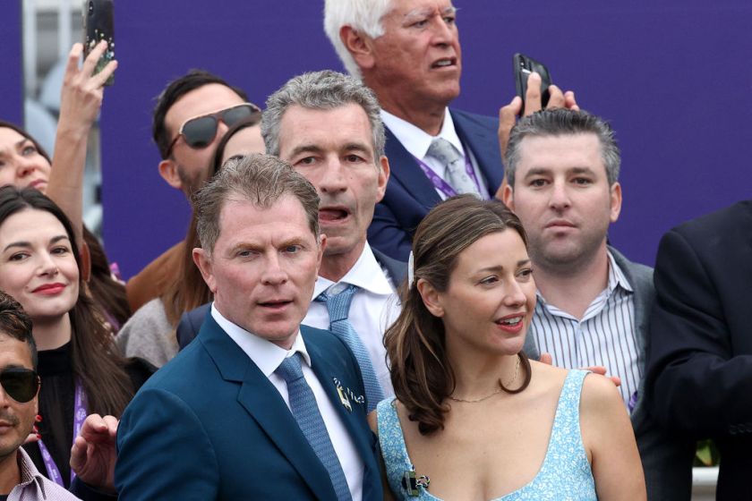 Bobby Flay and his girlfriend at 2021 Breeders Cup