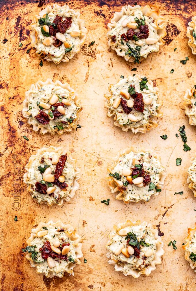 Sun-Dried-Tomato-Pesto-Goat-Cheese-Bites-Photo-680x1011[1]