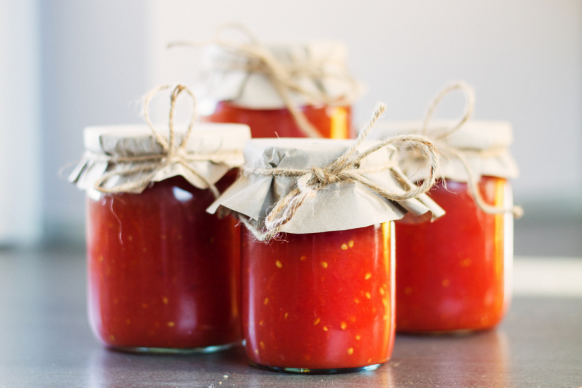 canned tomato sauce